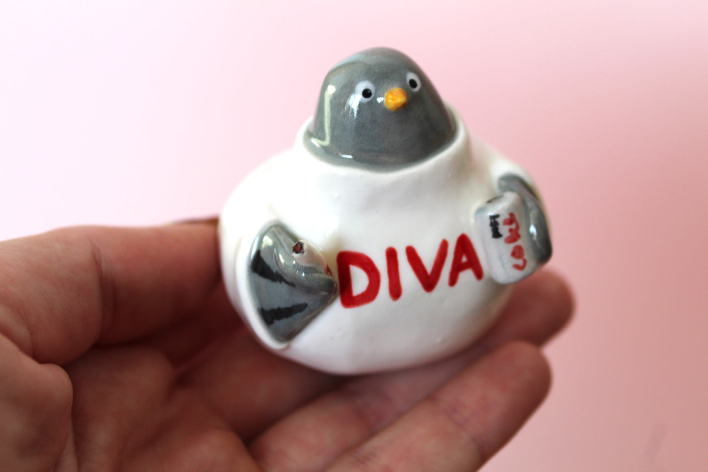Diva pigeon